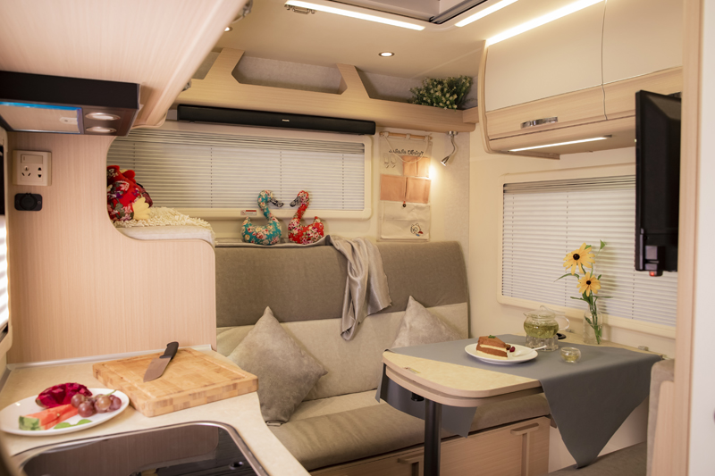 上下鋪床的房車，空間利用真合適